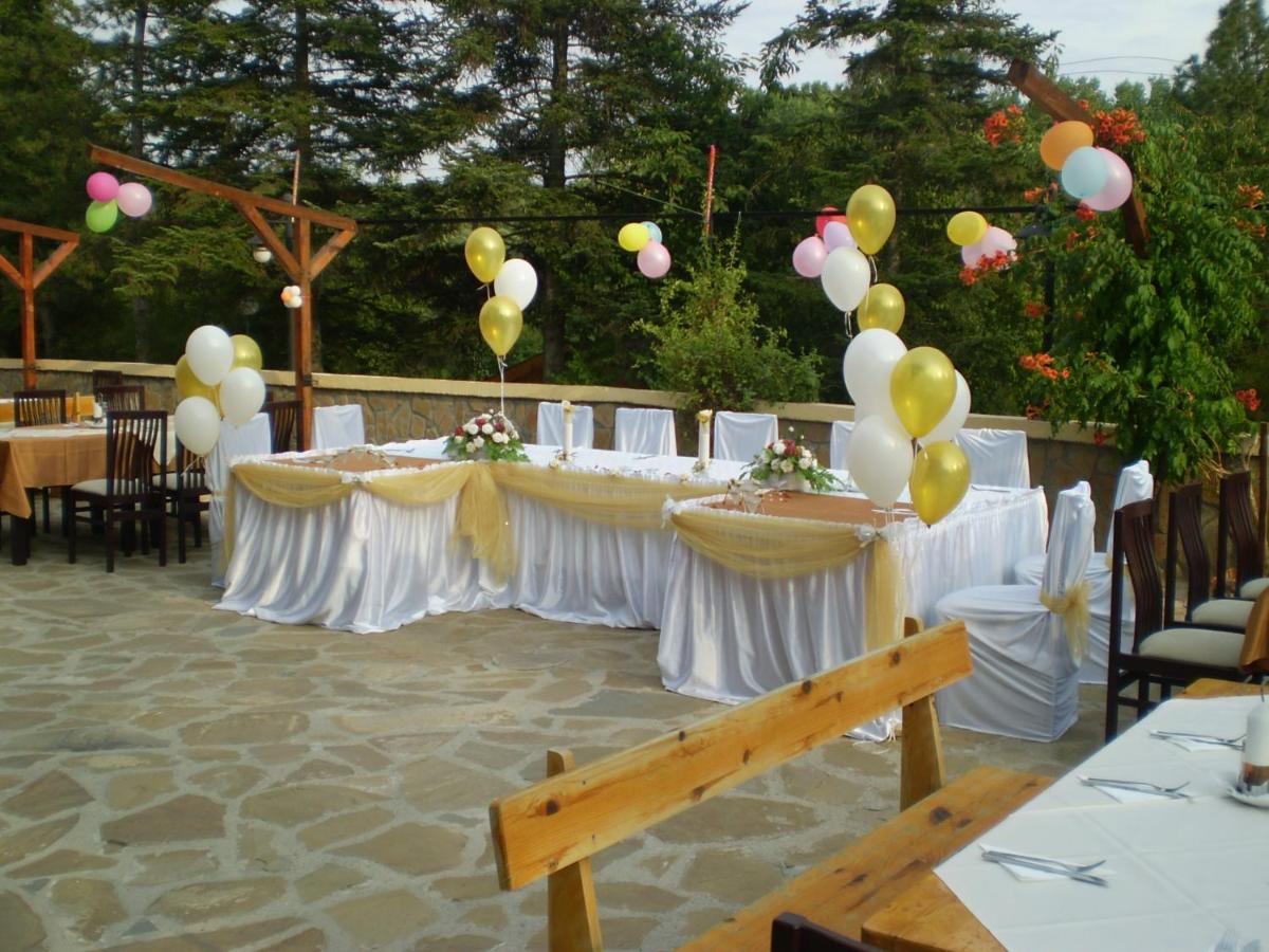 Хотел Галина Палас Srem Exterior foto